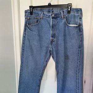 Button Fly Levi 501’s Jeans